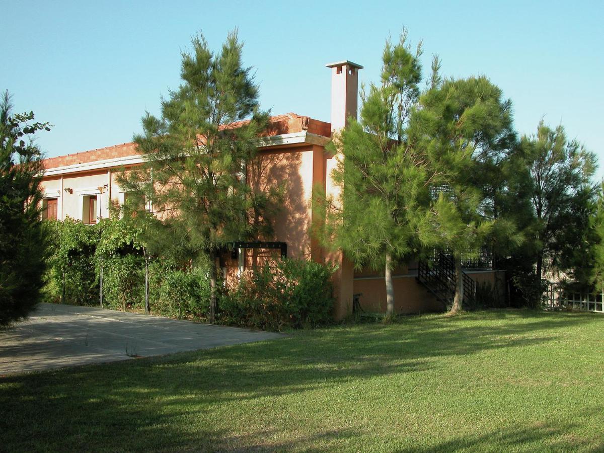 Sprawling Vlilla In Malades Villa Agios Sillas Exterior foto