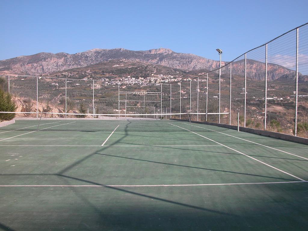 Sprawling Vlilla In Malades Villa Agios Sillas Exterior foto